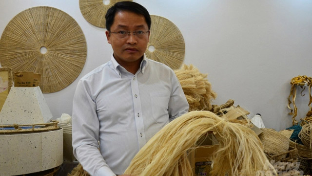 One who laid the foundation using Vietnamese banana fibers